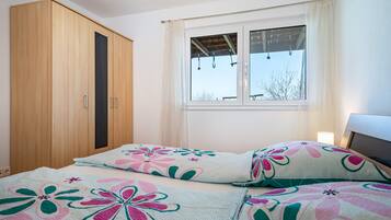 1 bedroom, free WiFi, bed sheets