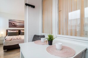 1 soverom, wi-fi (inkludert) og sengetøy