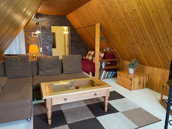 TV, stereo - Holiday Apartment 'Hof Woogebreeg -2-room' with Shared Garden and Wi-Fi (Dagebüll)