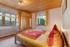 2 Schlafzimmer, Bügeleisen/Bügelbrett, kostenloses WLAN, Bettwäsche