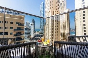 Luxury Studio, 1 King Bed with Sofa bed, Canal View | Balcony