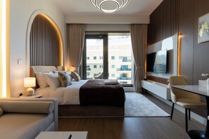 Luxury Studio, 1 King Bed with Sofa bed, Canal View | Premium bedding, down comforters, in-room safe, individually decorated - Dubaiashome - Luxury Special Stay (Dubai)