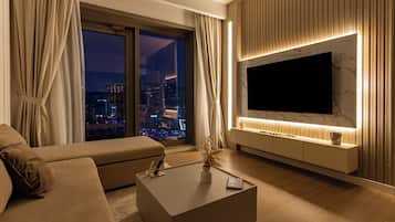 Luxury Apartment, Canal View | Premium bedding, down duvets, in-room safe, individually decorated