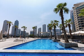 Outdoor pool, open 8:00 AM to 10:00 PM, sun loungers - Dubaiashome - Luxury Special Stay (Dubai)