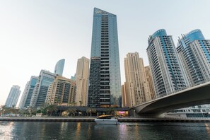 Front of property - Dubaiashome - Luxury Special Stay (Dubai)