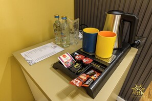 Desk, free WiFi