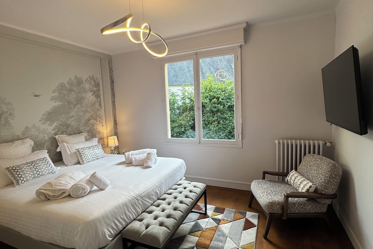Decoración personalizada, sistema de insonorización y wifi gratis