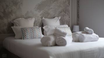 Individually decorated, soundproofing, free WiFi, bed sheets