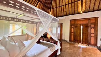 Escritorio, wifi gratis y ropa de cama