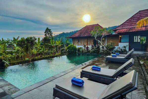 Outdoor pool - Villa Pastiny Santy Sidemen (Sidemen)