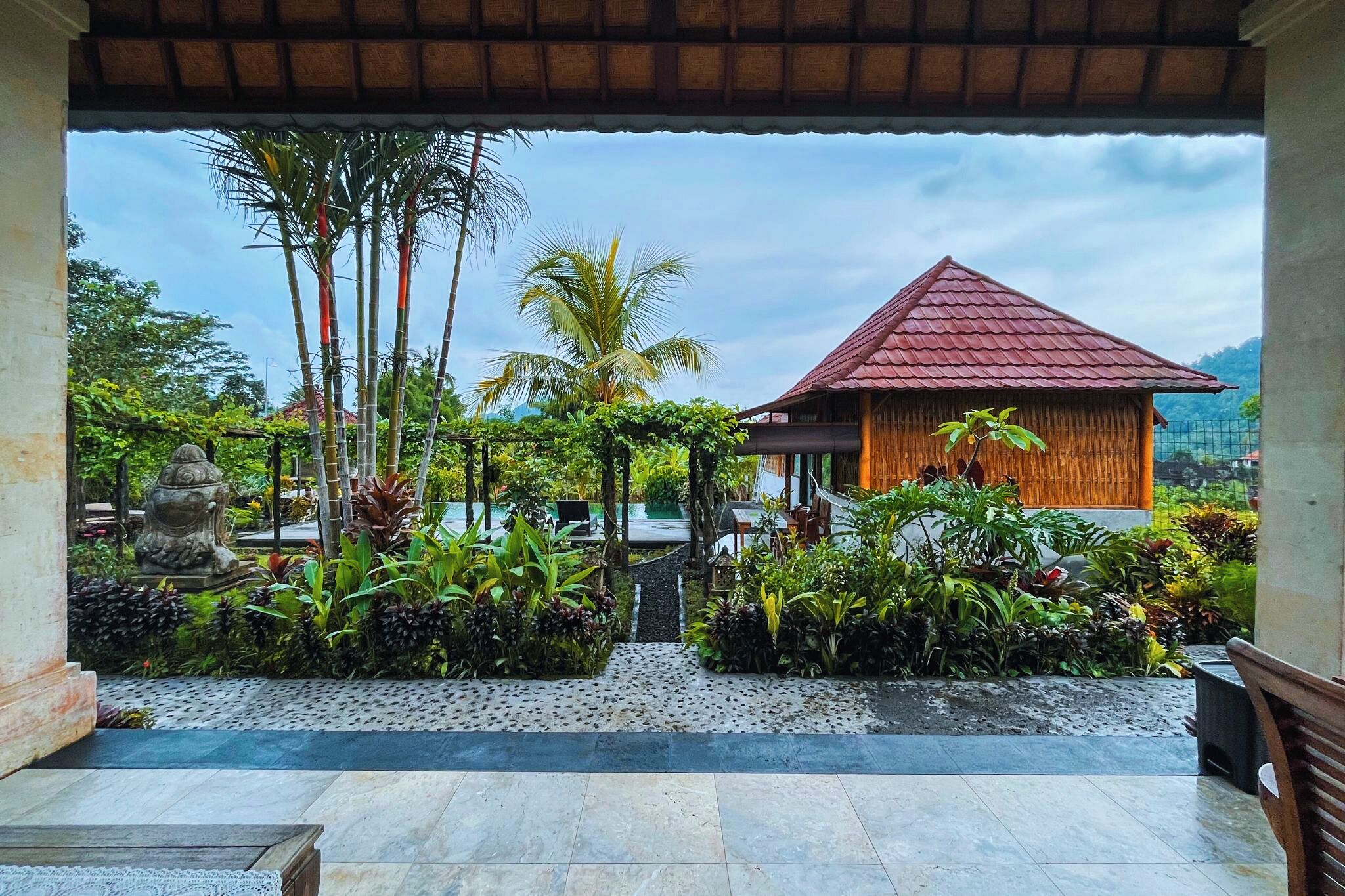 Vila Deluks, pemandangan kebun | Teras/patio
