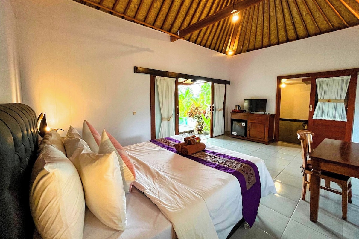 Superior Villa with Pool View | 1 bedroom, desk, rollaway beds, free WiFi