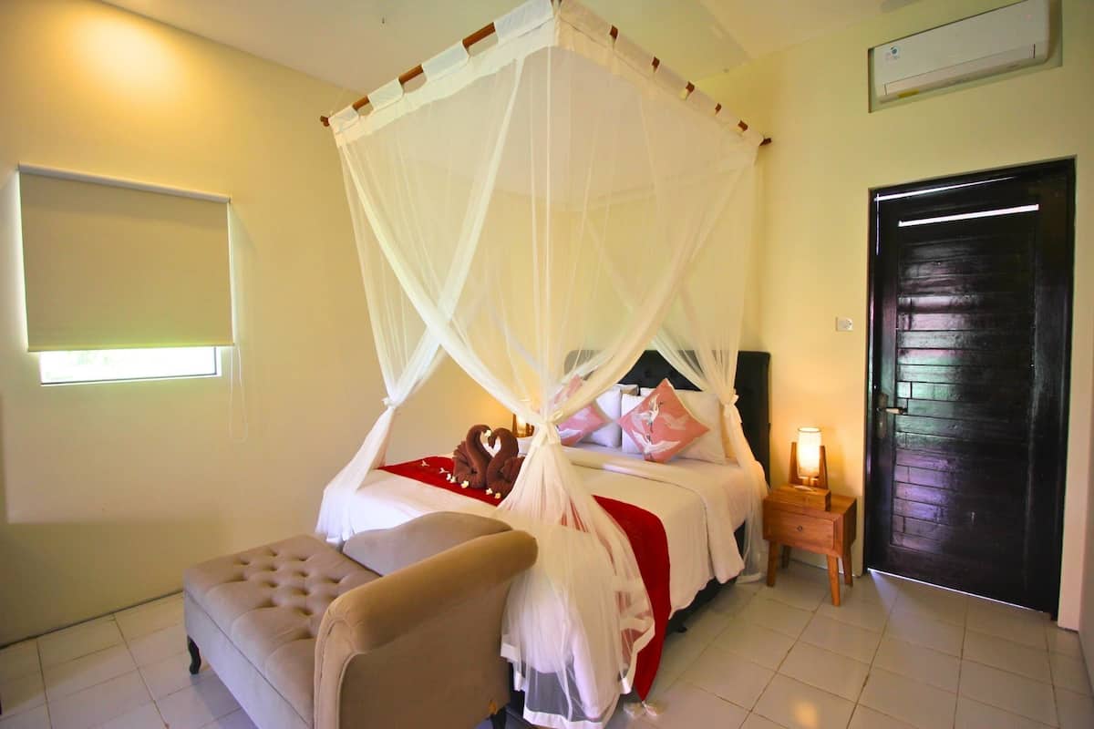 Superior Villa with Garden View | Desk, free WiFi, bed sheets
