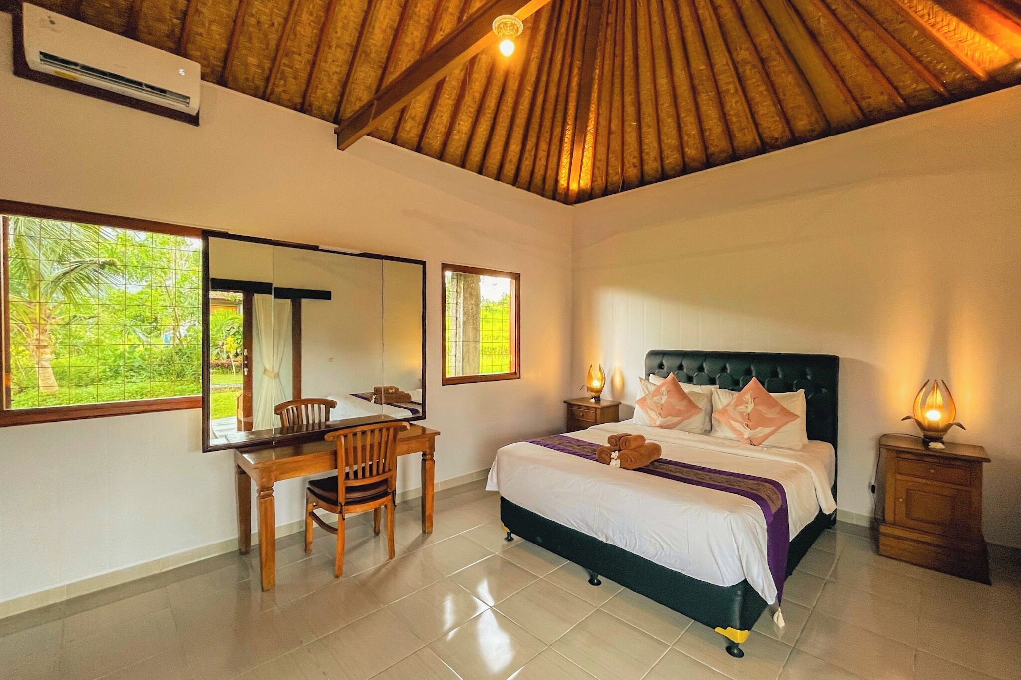 Superior Villa with Pool View | Desk, free WiFi, bed sheets