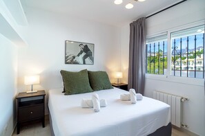 5 habitaciones, tabla de planchar con plancha y wifi gratis 