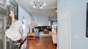 Smart-tv, boeken en een printer