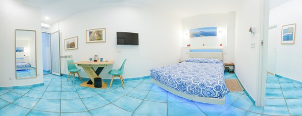 1 soverom, skrivebord, wi-fi (inkludert) og sengetøy