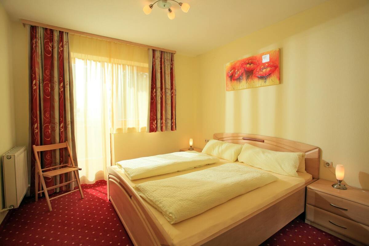 3 chambres, ameublement personnalisé, draps fournis
