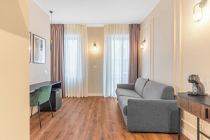 Suite Junior | Aire de séjour | Téléviseur à écran plat de 27 po avec télévision numérique