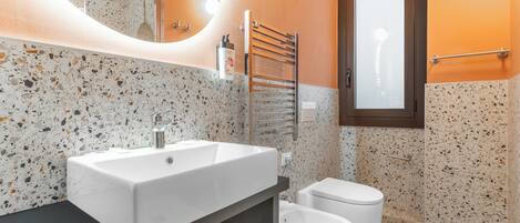 Shower, towels, soap, shampoo