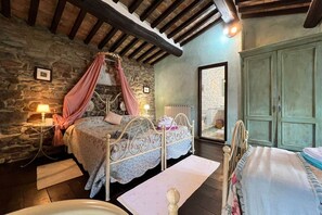 5 bedrooms, iron/ironing board - Beautiful property with pool (Cortona)