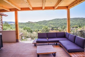 Property grounds - Villa with private pool, hot tub. Quiet area & 100% privacy. panoramic views! (Umbria)