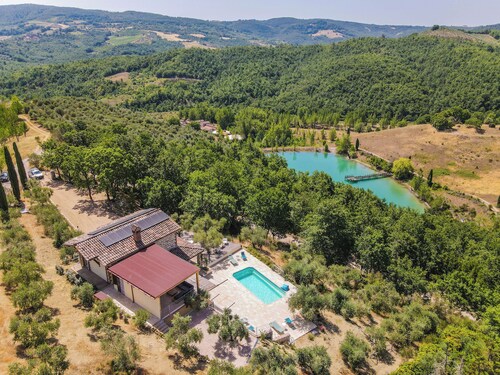 Villa with private pool, hot tub. Quiet area & 100% privacy. panoramic views!