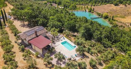 Villa with private pool, hot tub. Quiet area & 100% privacy. panoramic views!