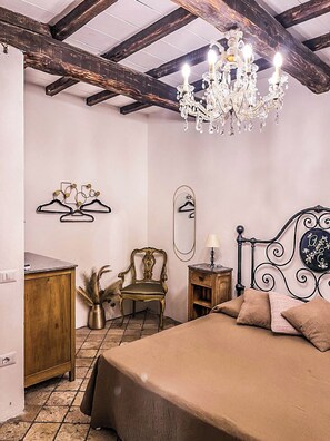 4 chambres, lit parapluie, Wi-Fi gratuit, draps fournis