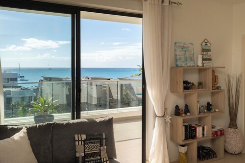 Penthouse sea view in Mont Choisy, 120m2 terrace