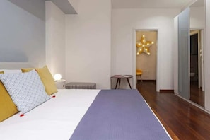 1 bedroom, free WiFi, bed sheets