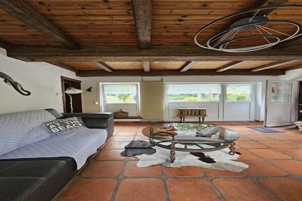 Smart TV, table football, ping pong