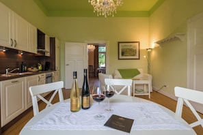 Marie Luise - Ferienwohnung | Decoración personalizada y muebles diferentes 