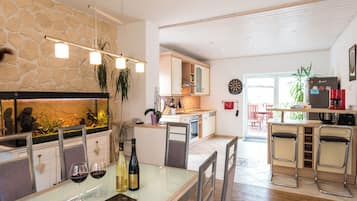 Ferienhaus am Sonnenberg | ์ ์ฉ ์ฃผ๋ฐฉ | ๋์ฉ๋ ๋์ฅ๊ณ , ์ค๋ธ, ์ฟกํ, ์๊ธฐ ์ธ์ฒ๊ธฐ