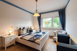 Con stile personalizzato, con arredamento individuale, postazione laptop