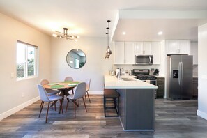 Private kitchen - Modern Spa Beach Getaway (San Diego)