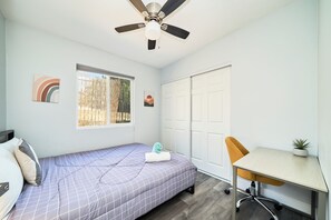 3 bedrooms, iron/ironing board, WiFi, bed sheets