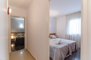2 quartos, ferros/tábuas de passar roupa, Wi-Fi, roupa de cama