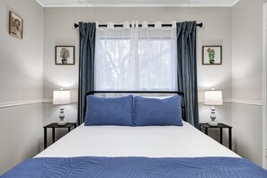 3 habitaciones, escritorio, tabla de planchar con plancha y wifi gratis