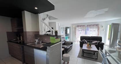 Villa **** en bord de mer en Bretagne Sud avec piscine intérieure privée