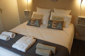 4 bedrooms, iron/ironing board, travel crib, free WiFi