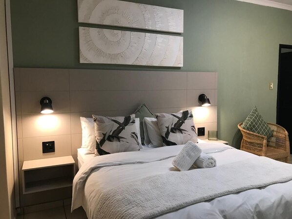 13 Schlafzimmer, Bügeleisen/Bügelbrett, Bettwäsche