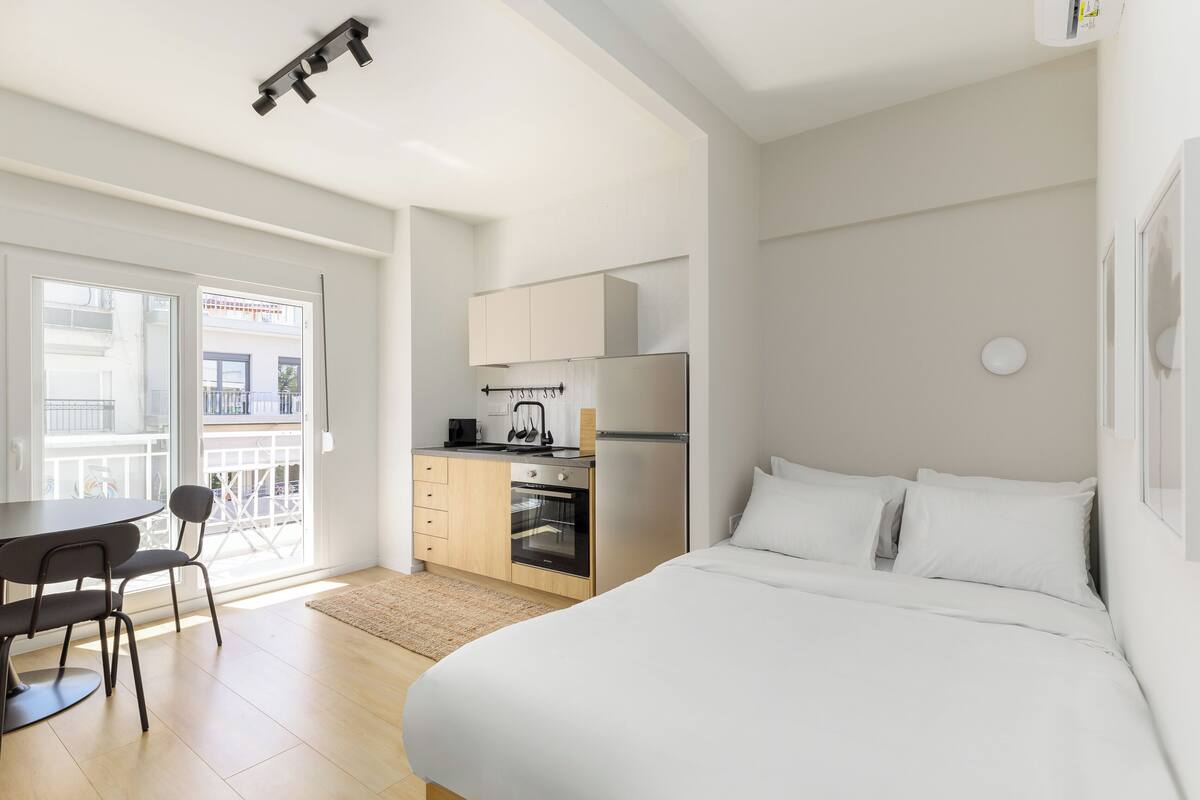 Studio, Balcony, City View | Desk, laptop workspace, cribs (surcharge), WiFi (free)