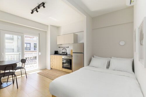 Amber Studios & Suites by halu