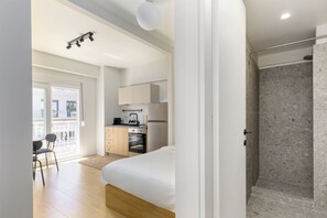 開放式客房, 陽台, 城市景觀 | 獨特裝潢、布置獨特、書桌、筆電工作空間
