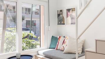 Loft | 1 dormitori, decoració individual, mobiliari individual i escriptori