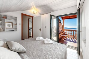 3 bedrooms, in-room safe, iron/ironing board, free WiFi - Villa Platanus with Private Pool & Sea View (Mlini)