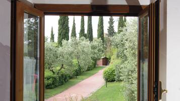 Apartment, Patio | 3 bedrooms, iron/ironing board, free WiFi