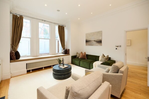 House (5 Bedrooms) | Exterior - The Hampstead Getaway - Charming 5bdr Home With Conservatory (London)