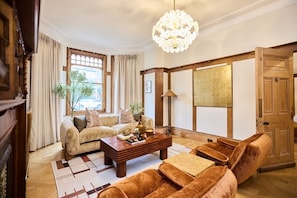 Talo (4 Bedrooms) | Ulkopuoli